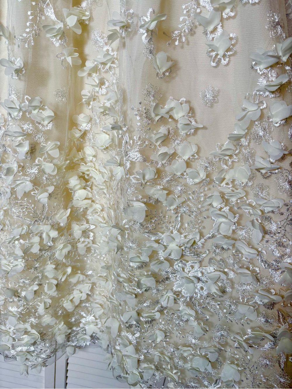 Boutique Just Me Ivory 3D Floral Embellished Appliqué Maxi/Midi Dress Size Large - Picture 10 of 11